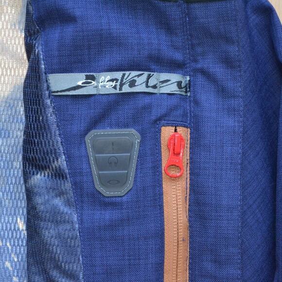 Oakley RECCO Snowboard Ski Jacket - Picture 8 of 9